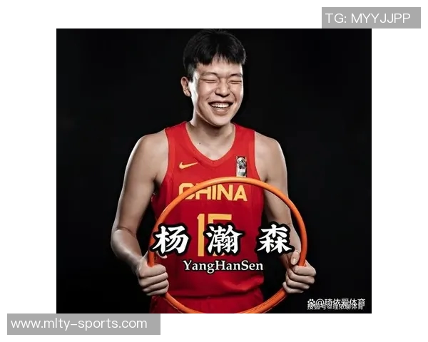 青岛记者点评杨瀚森表现需提升体能挑战仍在后方等待