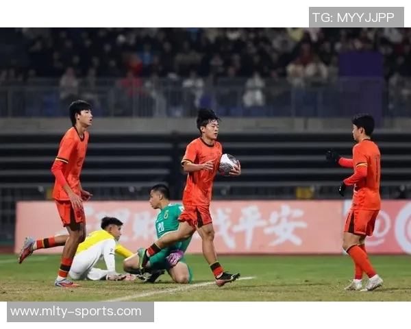 中国队确认参赛蒙太古杯邝兆镭身穿国足战袍亮相海报引期待