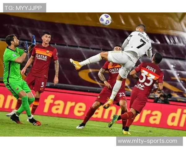 文班在挡拆后华丽转身空接背扣展现惊人弹跳与技巧