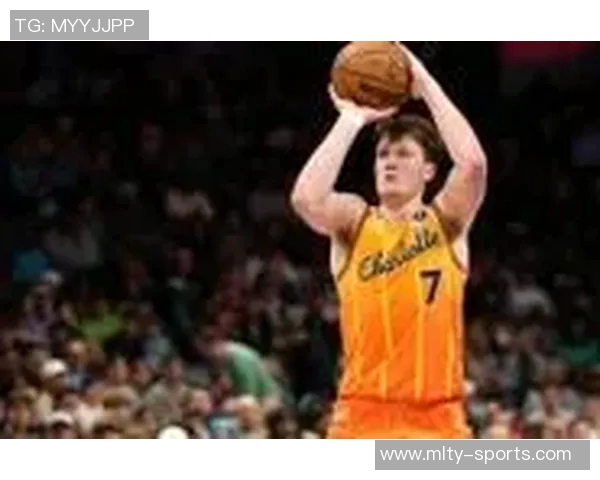 克尼佩尔半场表现亮眼三分球命中率高积极拼抢前场篮板贡献10分